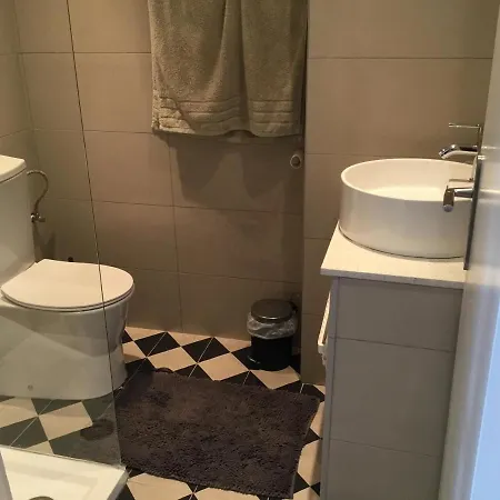 Salinas Apartment *